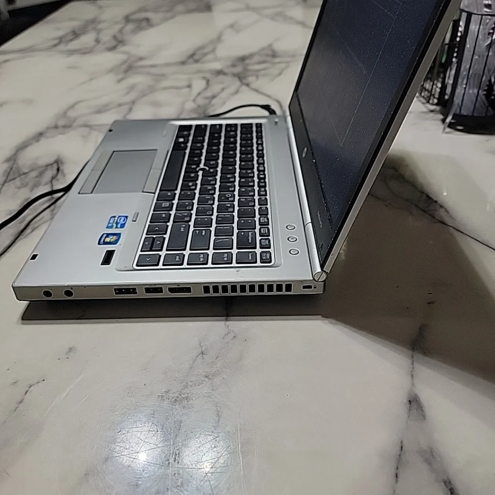 HP EliteBook 8470p Window's 7 Pro Working Missing Battery